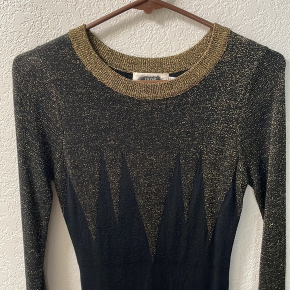 Junk. Knit long sleeve black and gold Bodycon dress - Picture 2 of 4